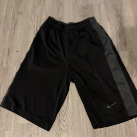 Black Nike shorts, men’s medium - Picture 1 of 2